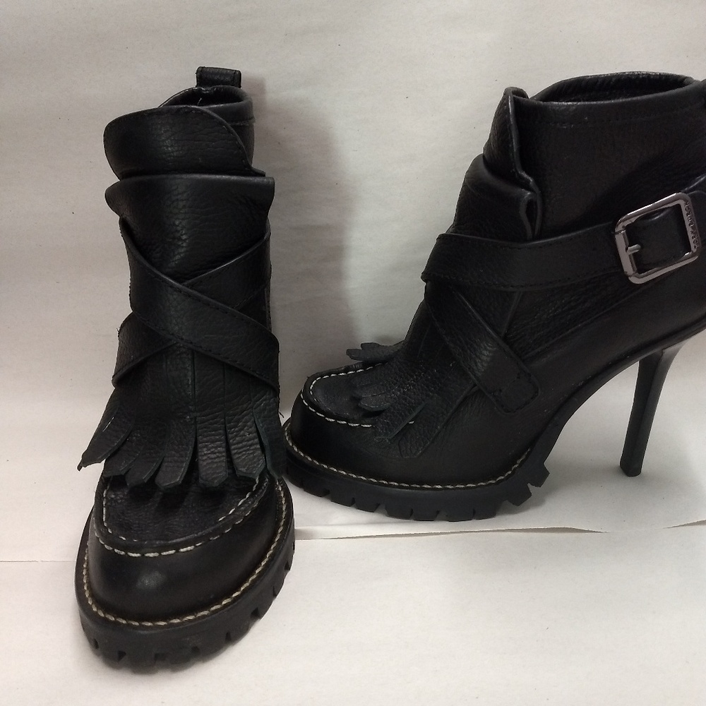 Flawless Tory Burch booties